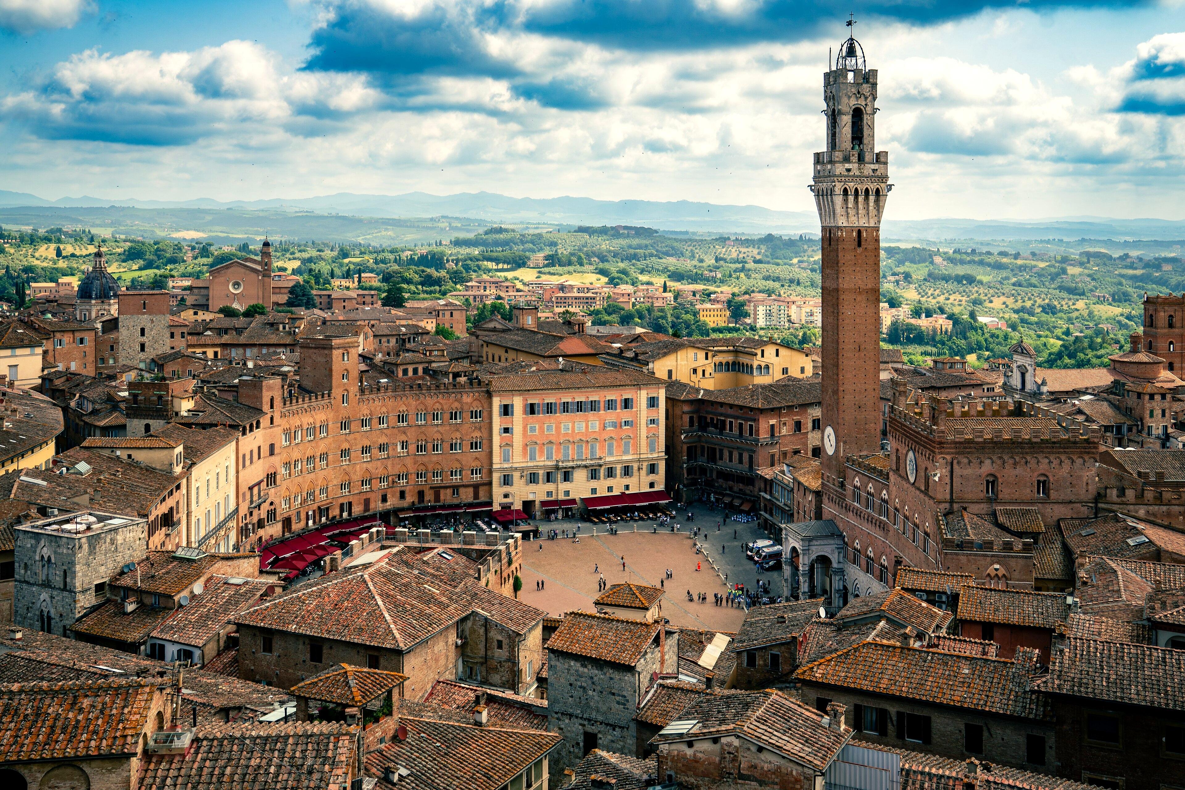 Piazza del Campo e la Torre del Mangia